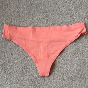 VS Seamless Thong XL